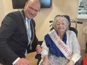 20230310 105 jarige jo van loon stauffenbeil gemeente apeldoorn