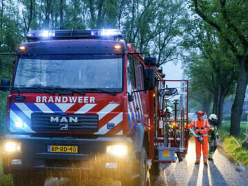 air 20230509 brandweer bliksem brinkenweg 01 incidenten apeldoorn