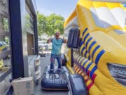 AIR_20240516_Springkussen_01_Ambulancedienst Apeldoorn